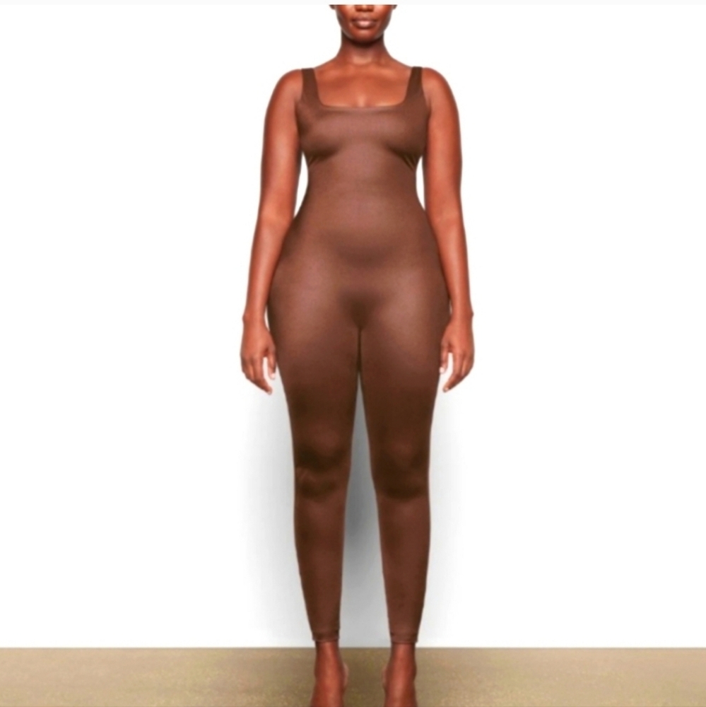 SKIMS Shine Jersey Bodysuit - Medium (NWT)